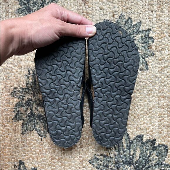Kids Birkenstock Black Sandals size 32- youth 1 - Picture 6 of 6